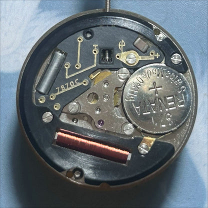 Swiss Made 7870C quartz watch part with 5 hands, old stock replacement for precise timekeeping.