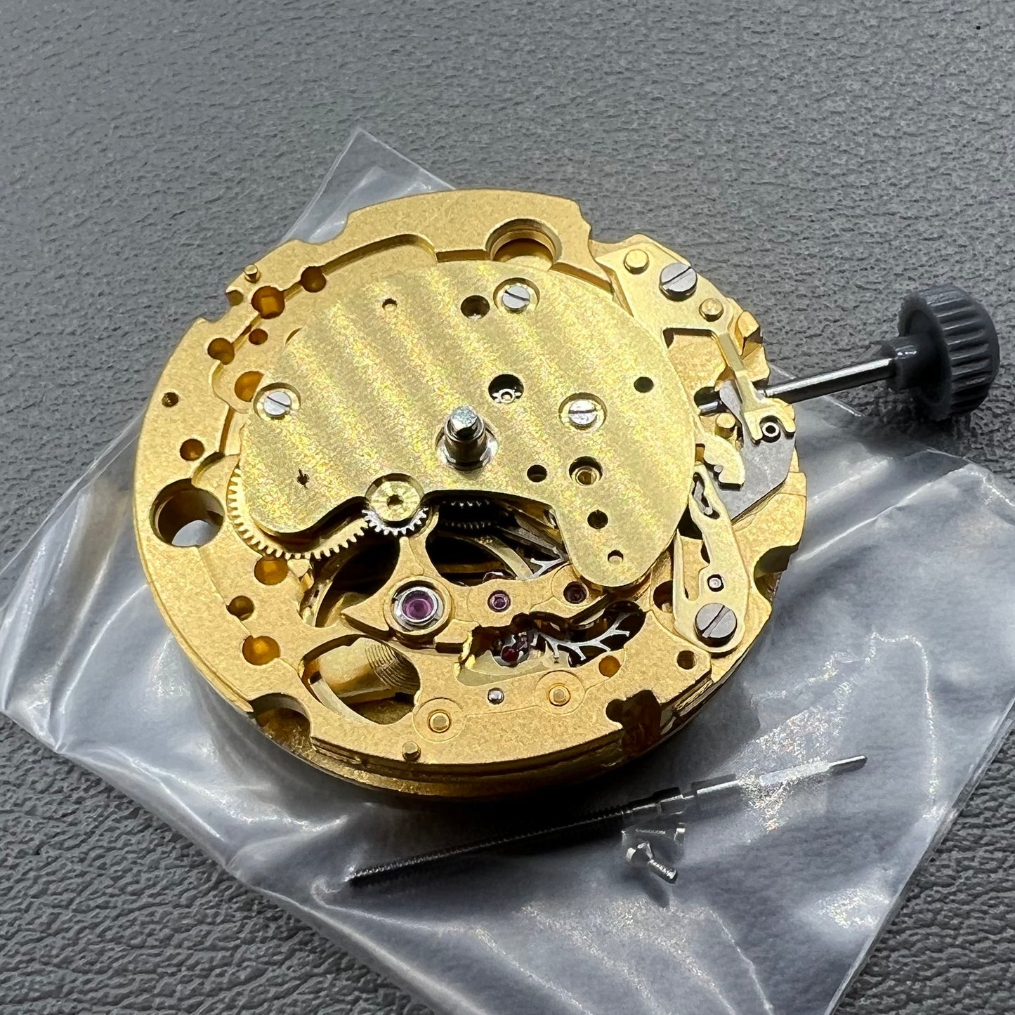 Golden plated Japan Miyota 82S7 automatic mechanical watch movement for precise timekeeping.