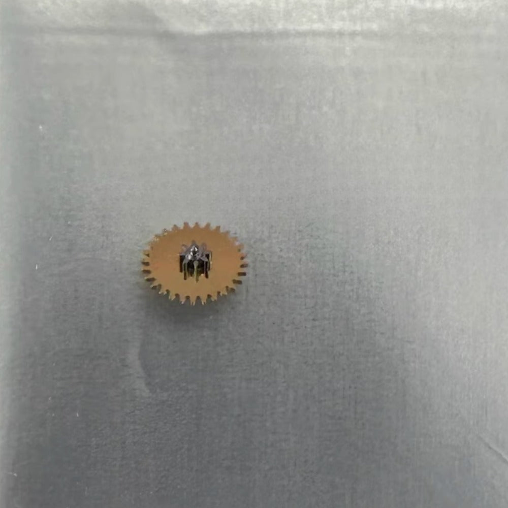 Precision reduction wheel compatible with Swiss ETA2000 L595.2L592.2 movement, ideal for watch repairs.