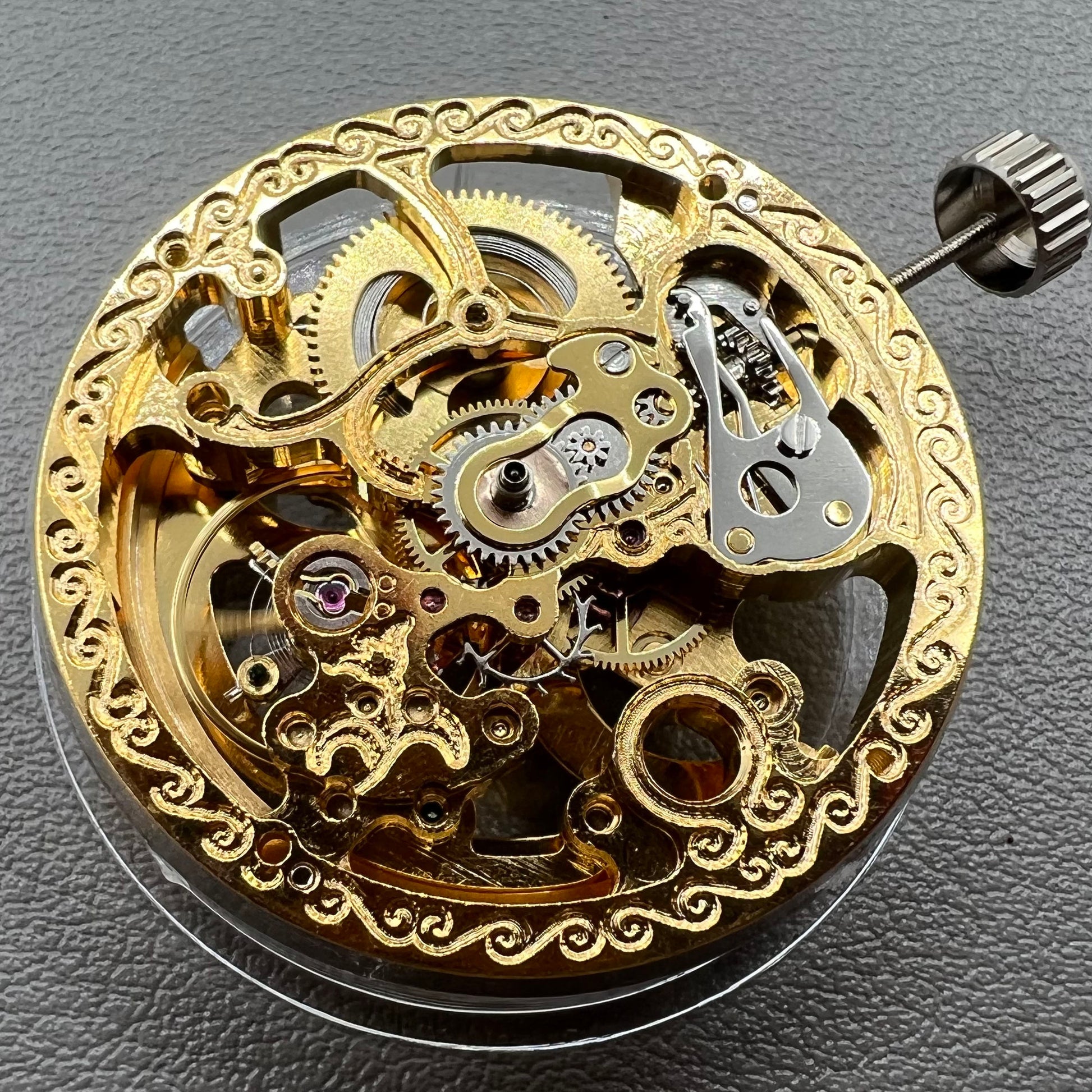Golden Hollow 32.8mm watch with 7120 automatic mechanical movement, extra-large design.
