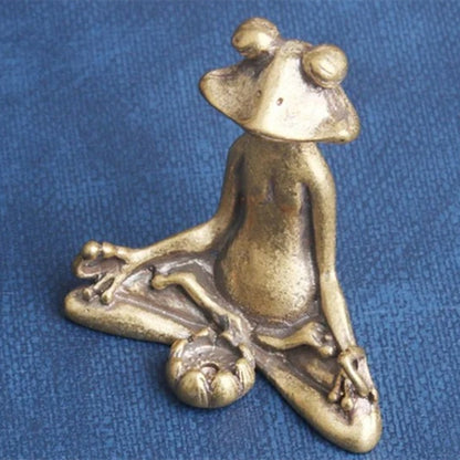 Hand-carved solid copper meditation frog figurine, vintage bronze d�cor for mindfulness and relaxation.