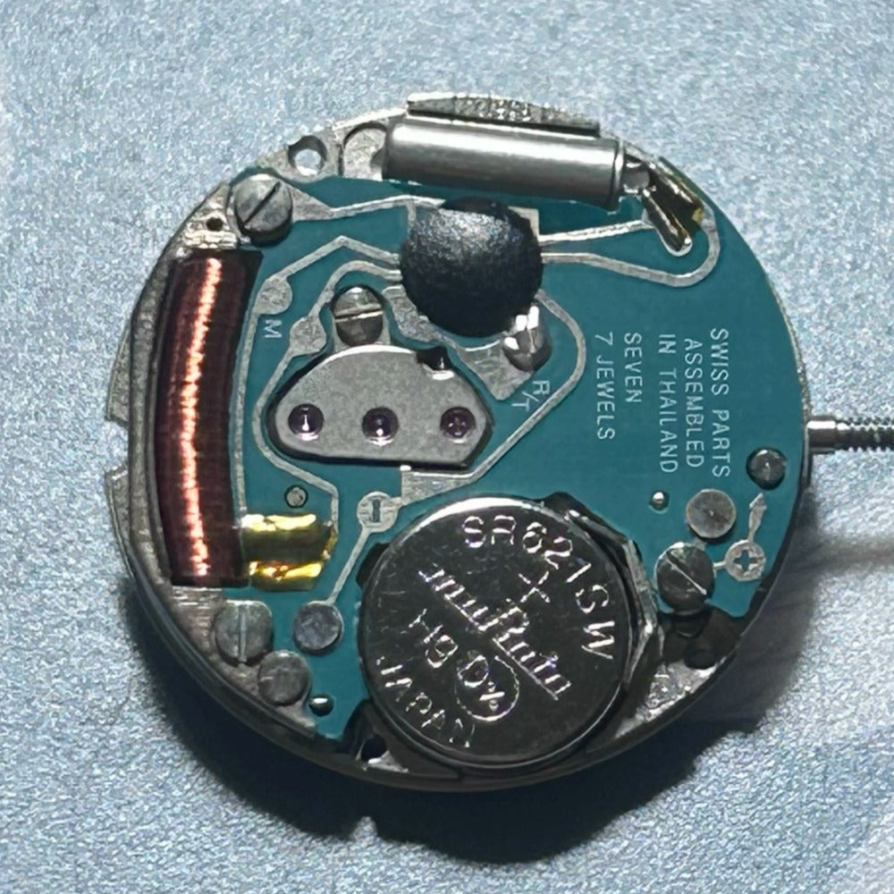 Swiss Made ETA956.124 quartz watch movement with 3 hands and double calendar date at 3 o?clock.