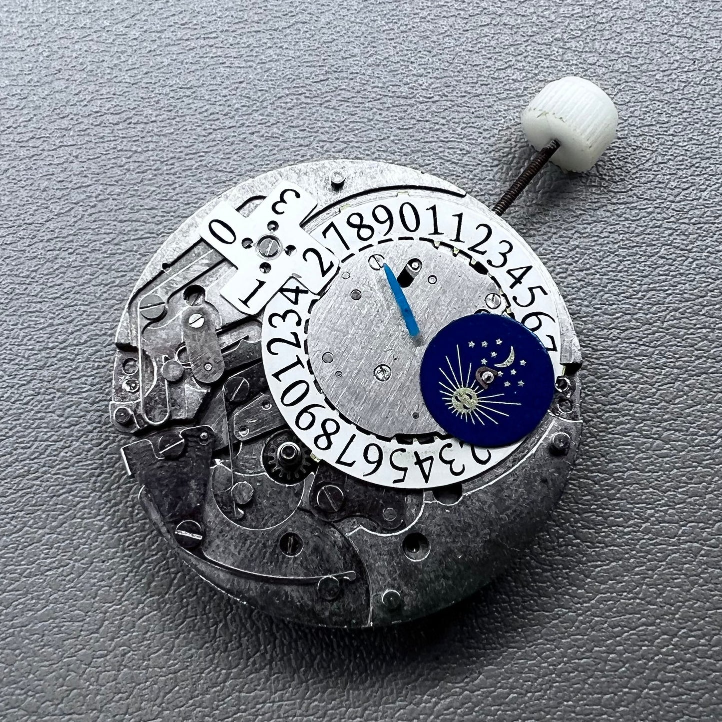 China Multifunctional automatic watch with mechanical movement and moon phase display