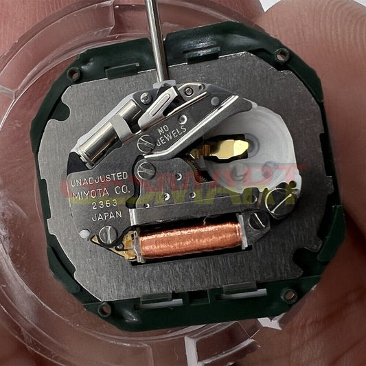 Quartz Miyota 2353 movement with 3 hands and date at 3, compatible with watch stem replacement.
