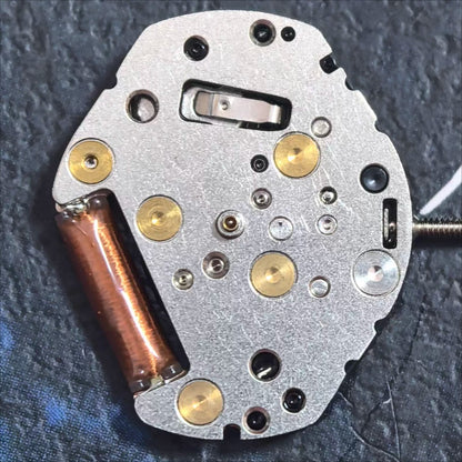 Japan Made Y481.F quartz watch movement with 3 hands, precise timekeeping for watch repairs and accessories.