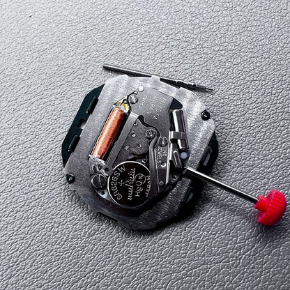 Miyota 2115 quartz movement with date at 6 o'clock and watch stem for precise timekeeping.