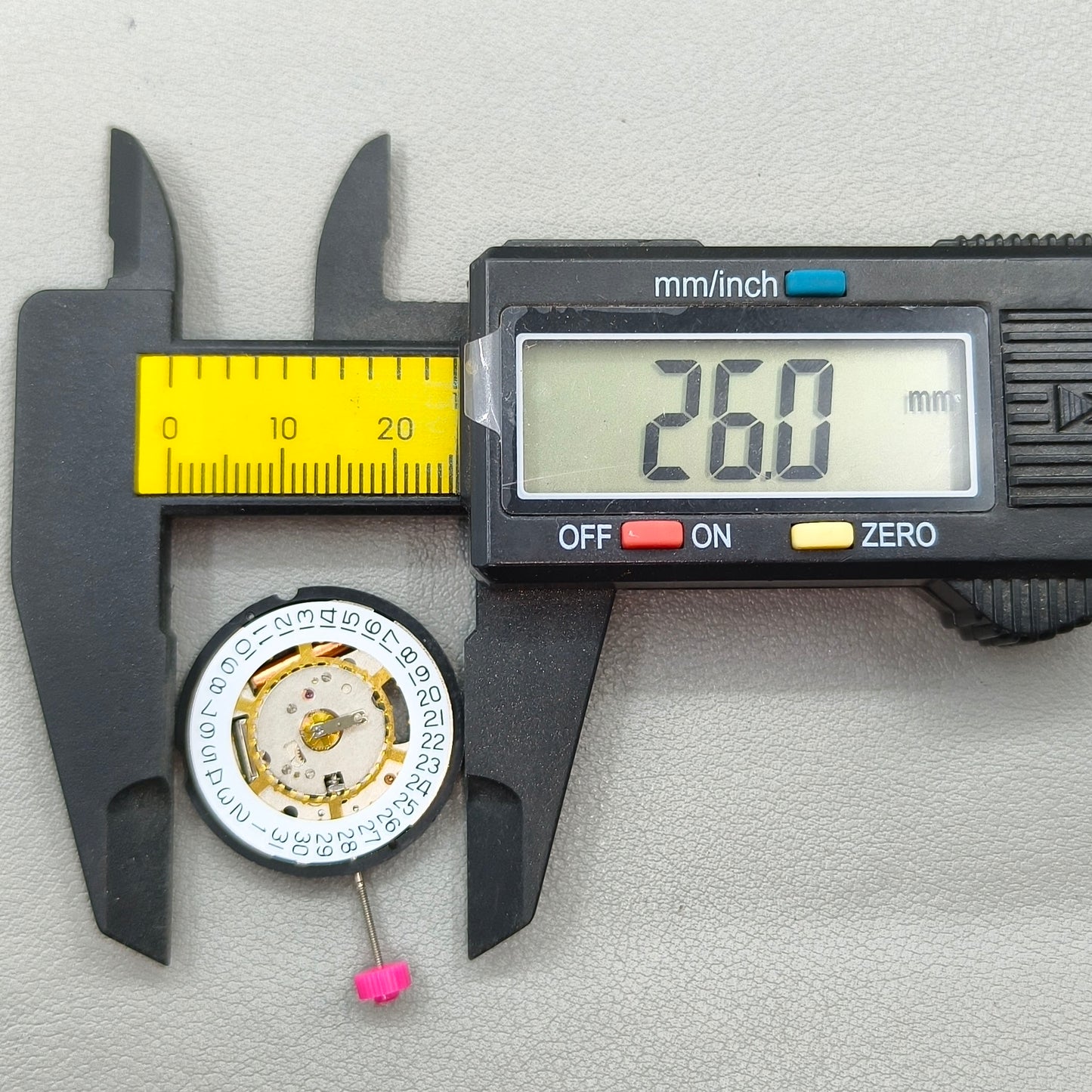 Swiss Ronda 714 Quartz Watch Movement 2 Hands Date@3