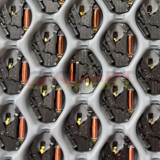 1. Quartz watch movement with 3 hands, compatible with Miyota 2033, available in 3/5/10pcs sets.  