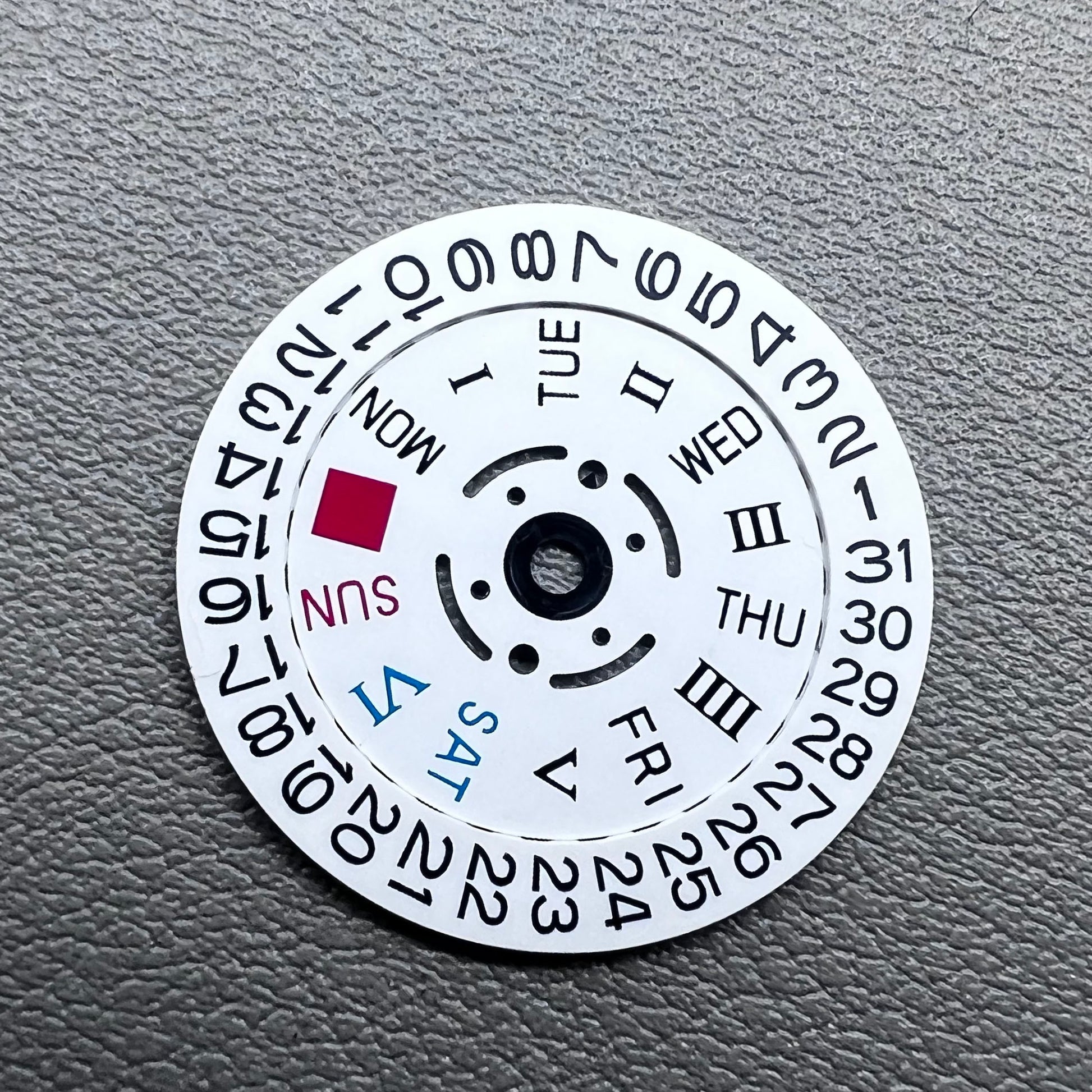 White date disk with Roman and English fonts for NH36 watch movement by Crown@3.8, precise calendar function.