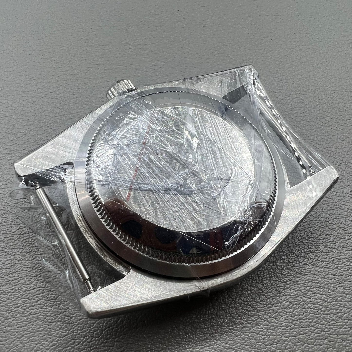 36MM steel watch case with mineral glass mirror, compatible with Miyota 8215/2813/8205/8200 movements.