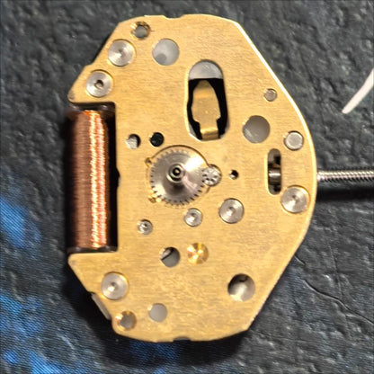 Miyota 2036 quartz watch movement with three hands and high cannon, golden finish, Japan made.