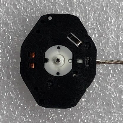 Set of 3 GL68 quartz watch movements with 3 hands, ideal for precise watch repairs and replacements.