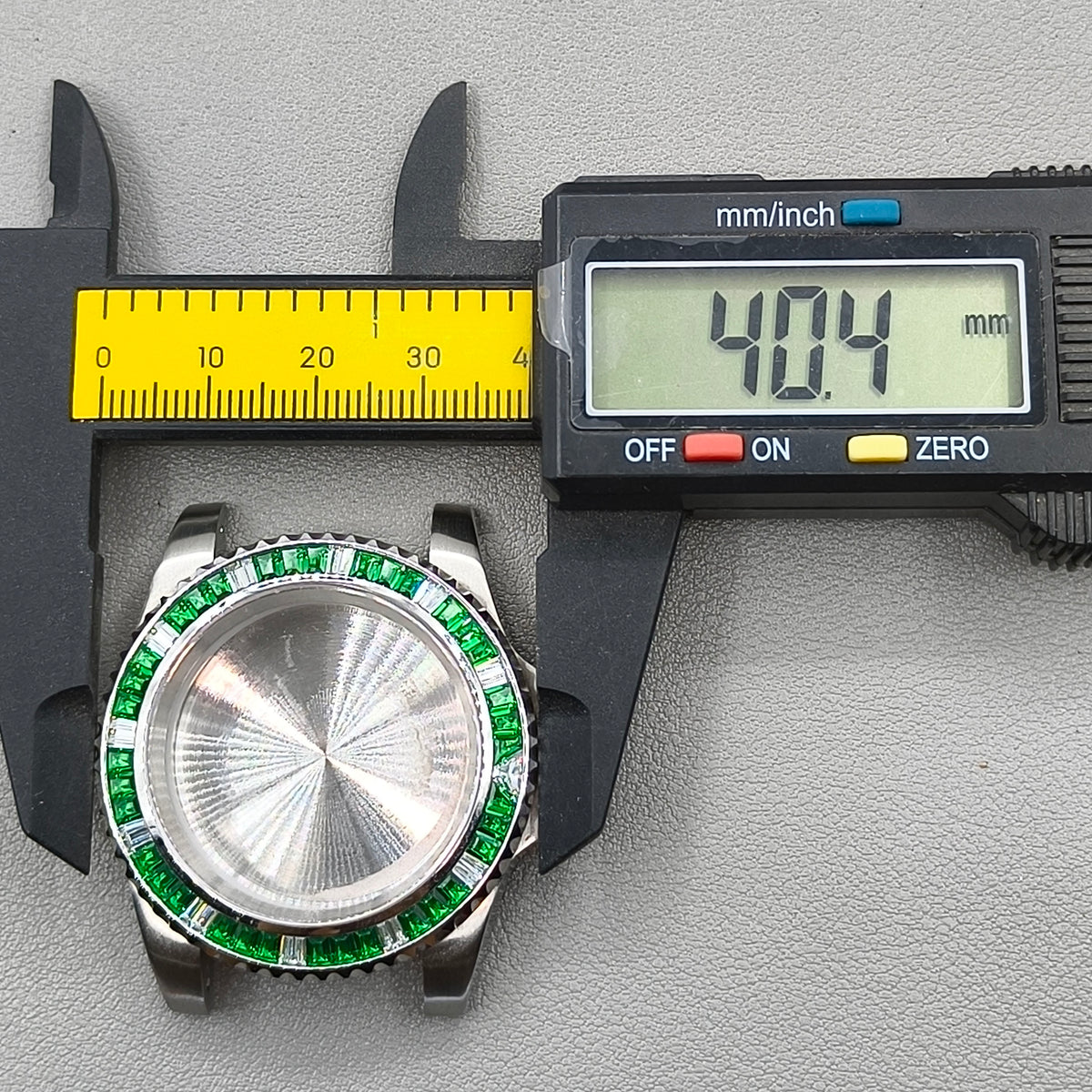 40mm Watch Case for NH35 NH36 Crystal Green Bezel Solid Bottom Sapphire Glass