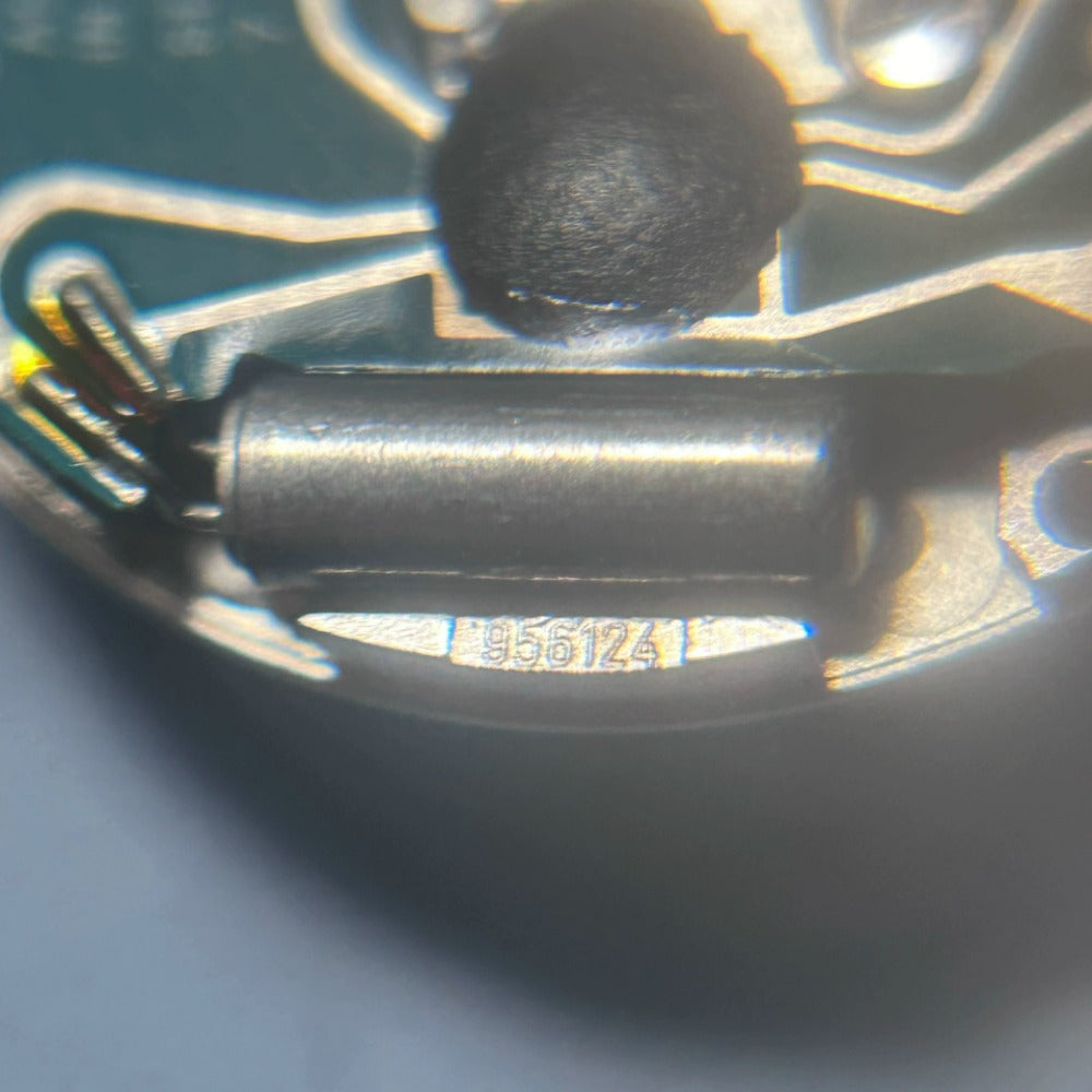 Swiss Made ETA956.124 quartz movement with 3 hands and double calendar date for precise timekeeping.