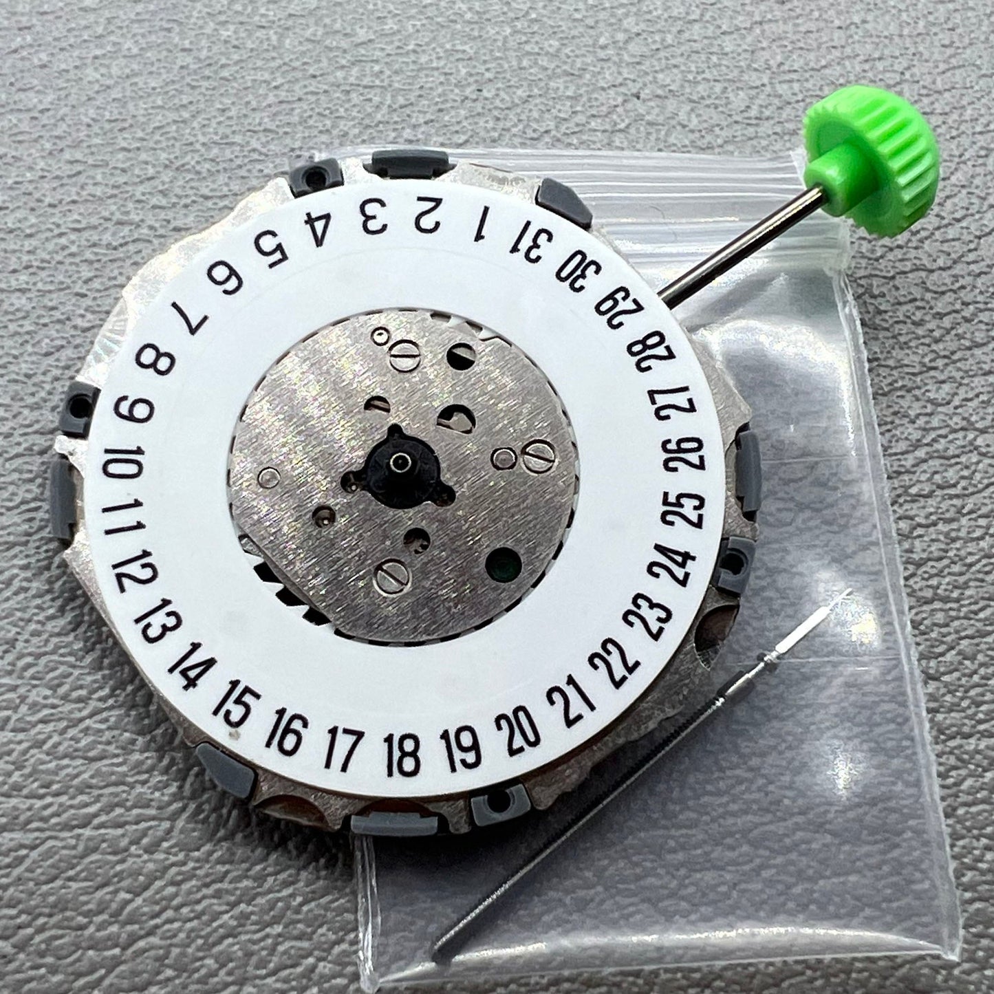 Japan Miyota 4U13 Quarzwerk Uhrwerk mit 3 Zeigern und Datum bei 6 Uhr f�r pr�zise Zeitmessung