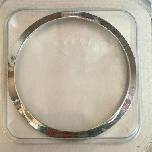 Silver polished bezel for Conquest L3.687 watch, original replacement part.