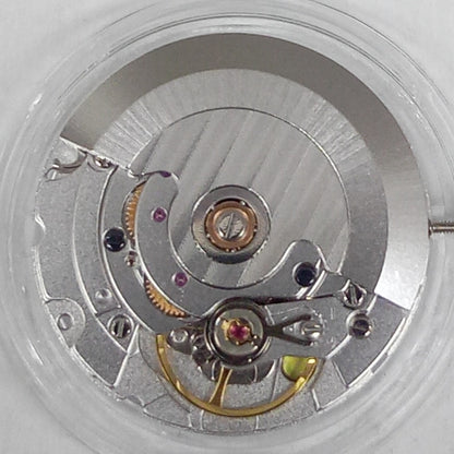 Silver Dandong 2824 mechanical watch movement, China-made replacement for ETA 2824-2 models.