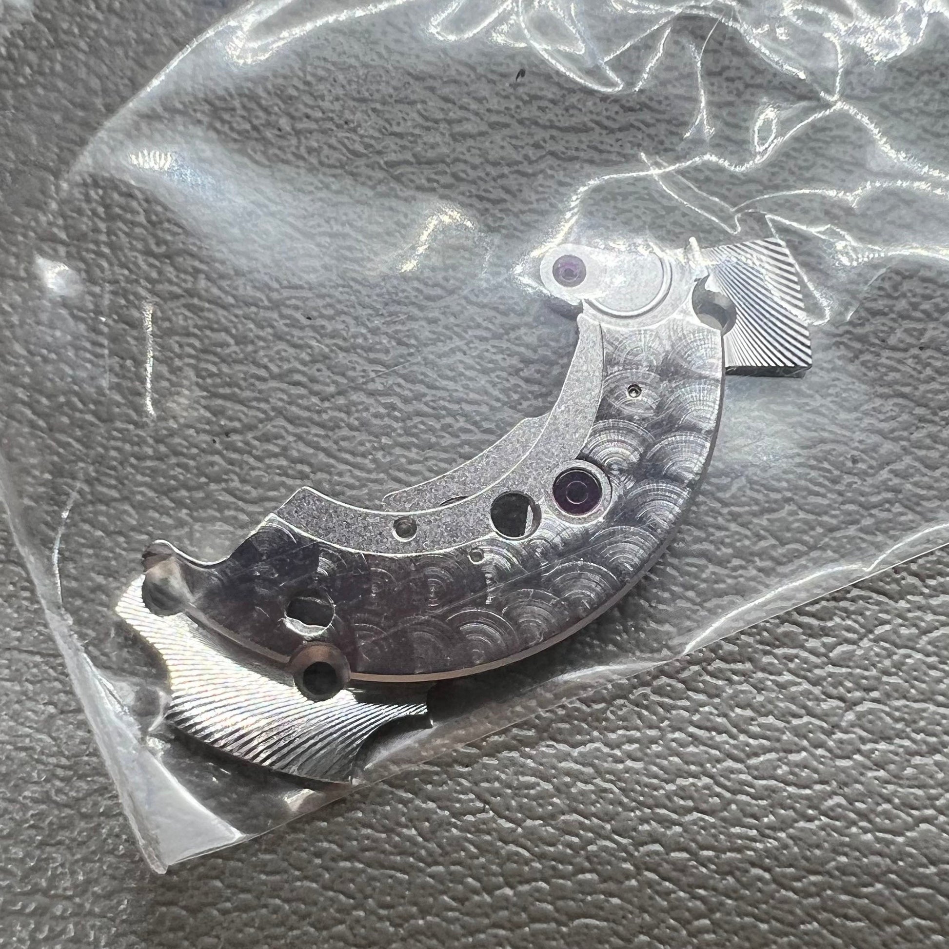 Universal Radbr�cke Schiene for Seagull ST18 watch movement, durable watch accessory part.