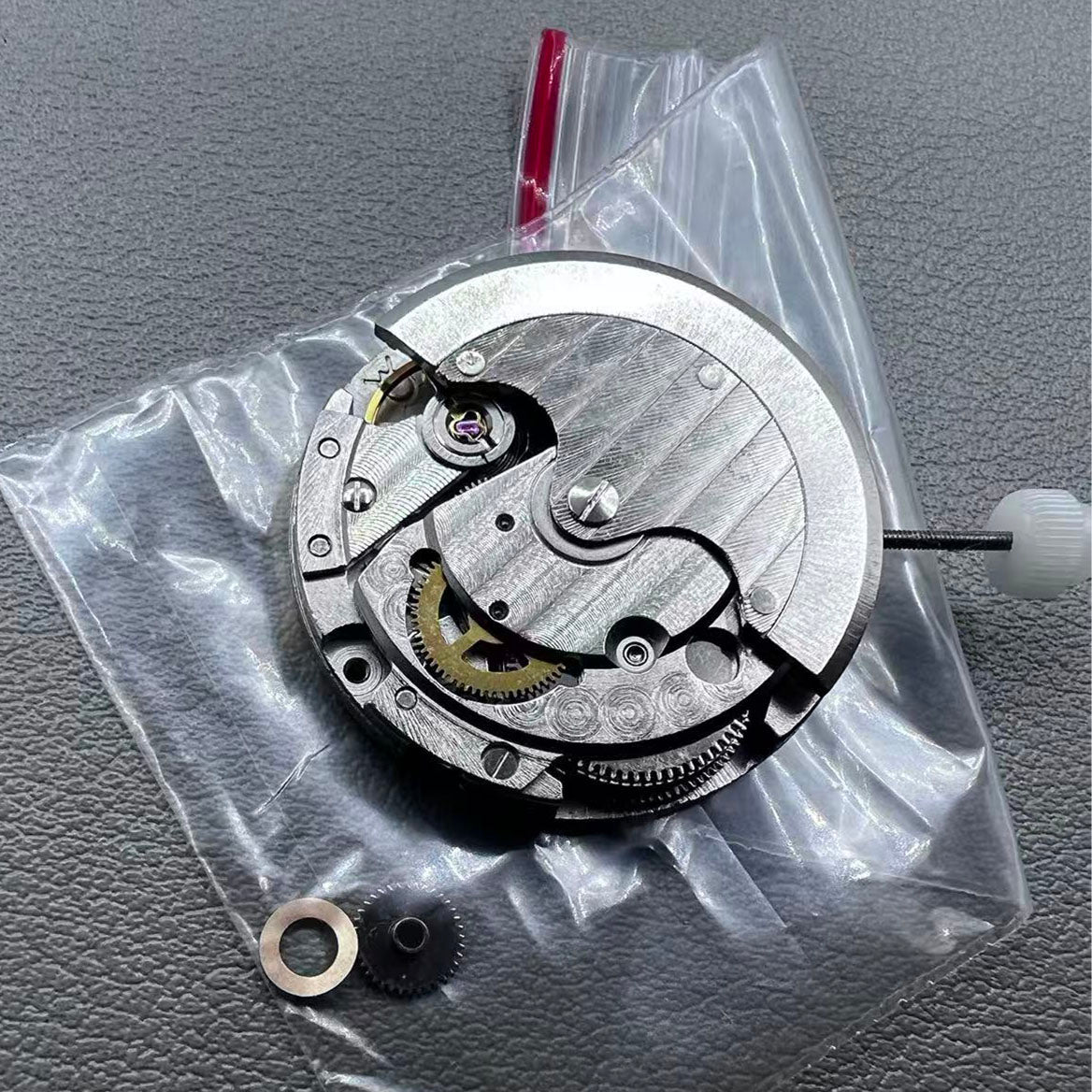 DG 2813 silver automatic mechanical watch movement, precision-engineered for watch accessories.