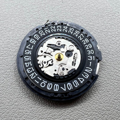 Seiko Japan 5M82A quartz watch movement for precise timekeeping and reliability.