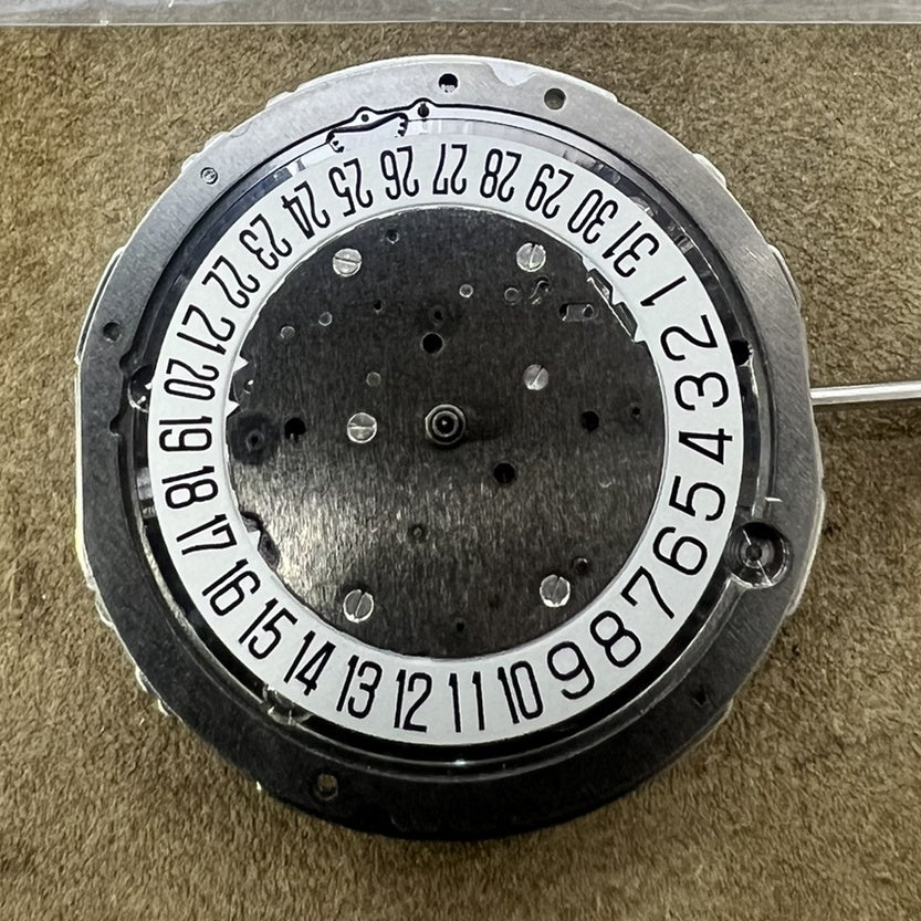 Miyota 9130 automatic watch movement displaying date at 6 o?clock, precise mechanical watch accessory.