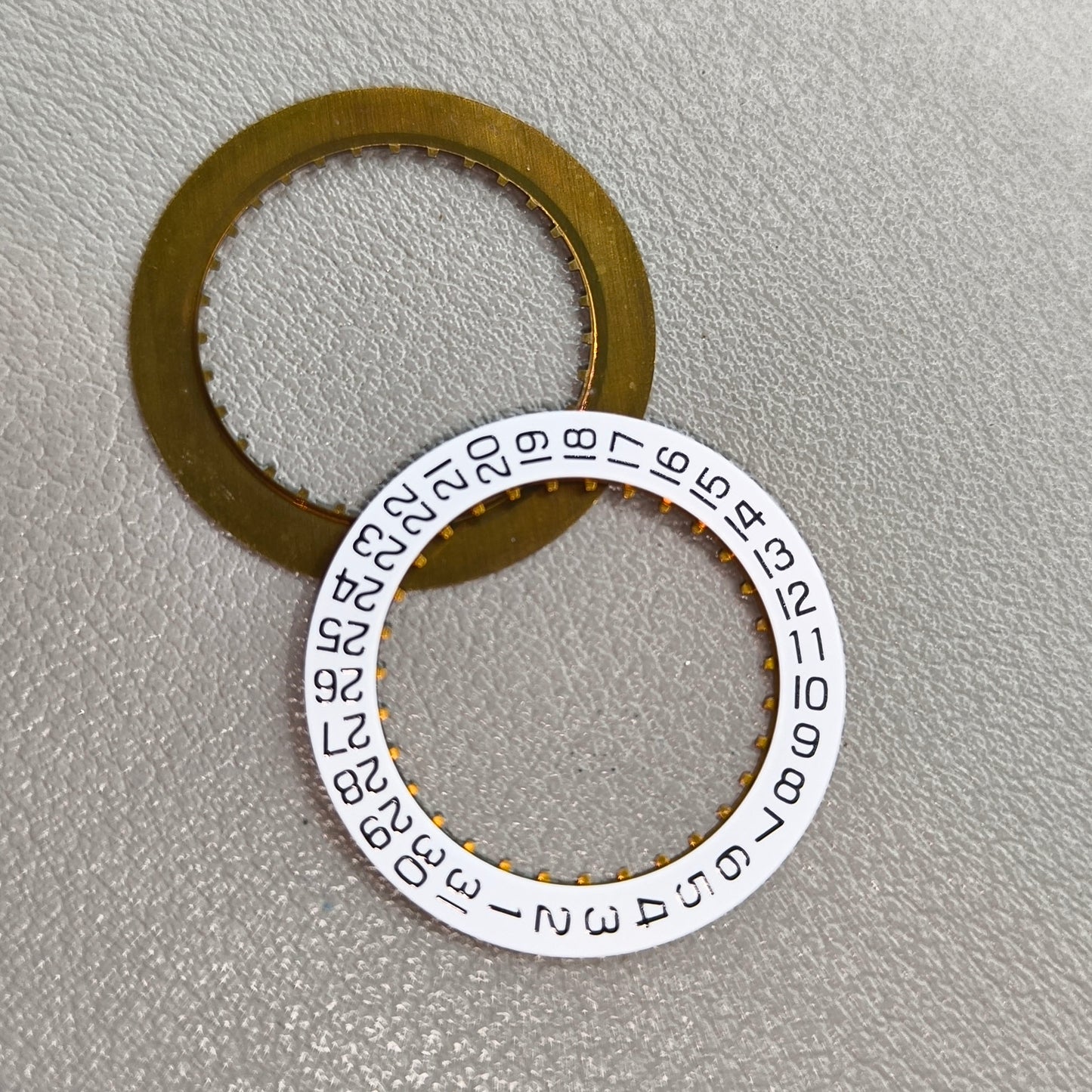 2 PIECES Black Font White Date Disk Wheel for Movement ETA2836 Date@3