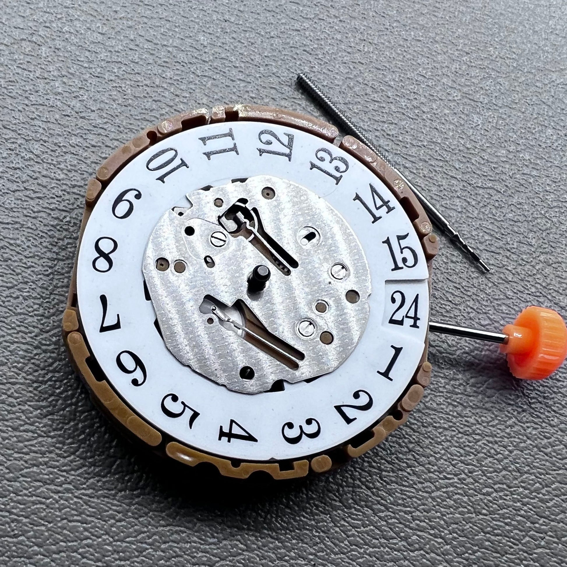 Japan Miyota GP11 quartz watch movement with precision gear assembly for reliable timekeeping