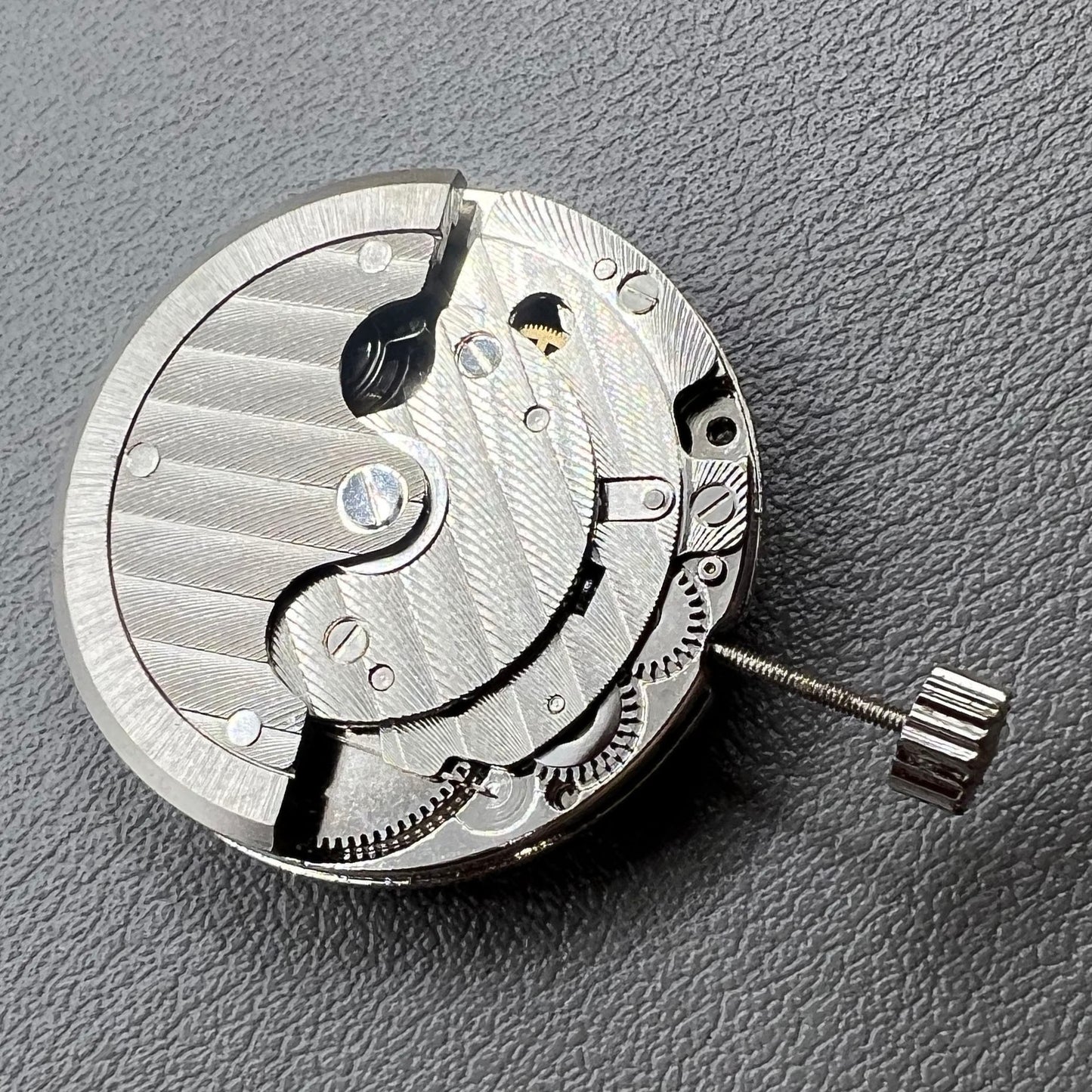 DG2813 automatic mechanical watch movement with 3-hand single calendar, precise replacement part