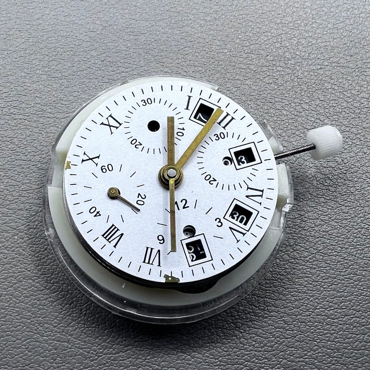 China 7750 automatic chronograph watch movement featuring single calendar, precision timekeeping, and durable design.