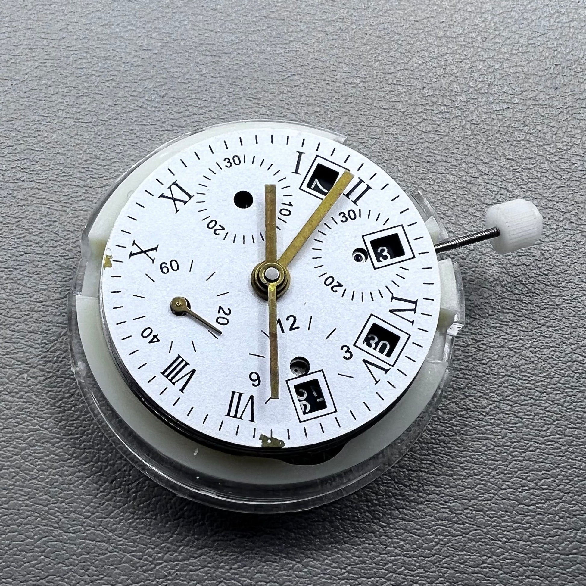 China 7750 automatic chronograph watch movement featuring single calendar, precision timekeeping, and durable design.