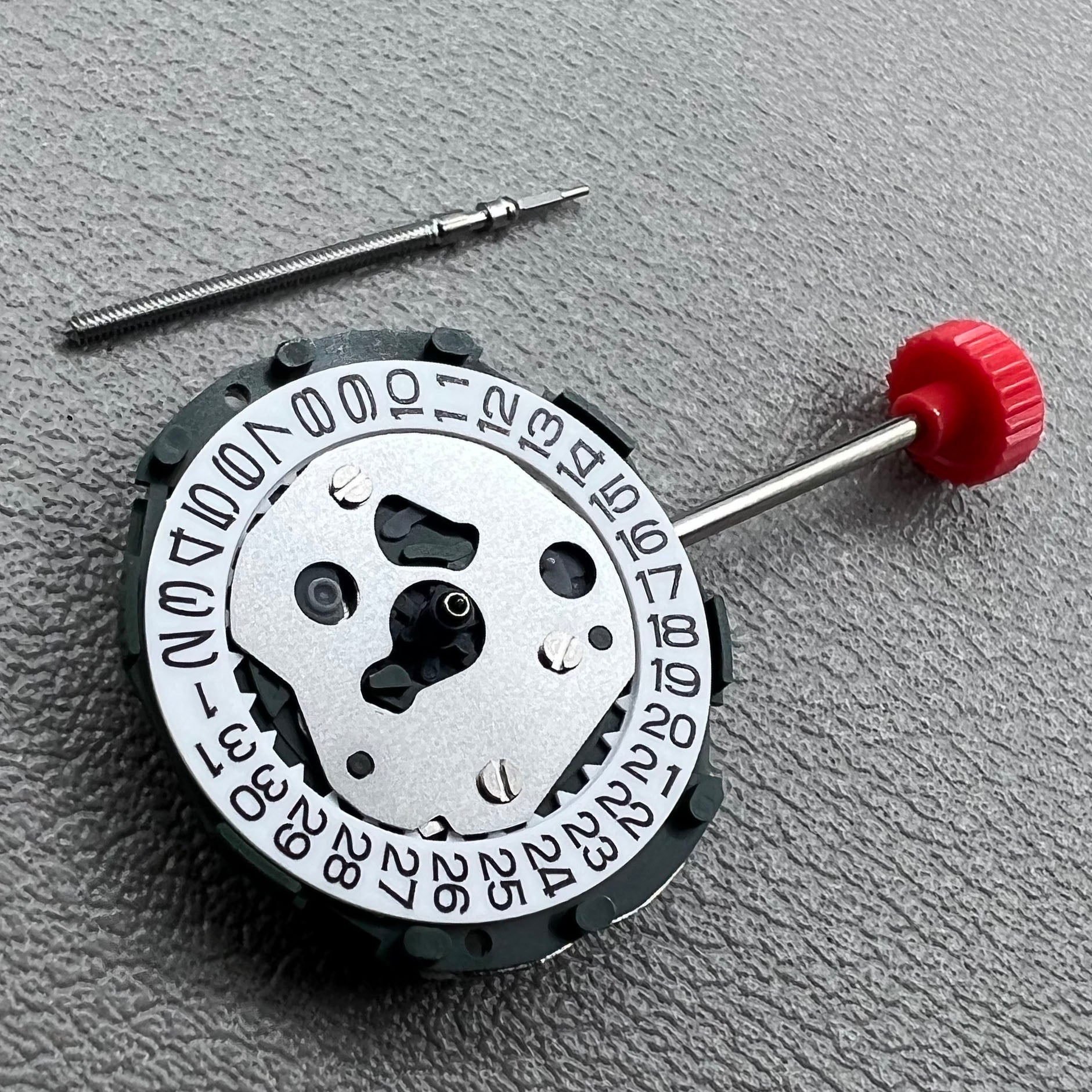 Japan Miyota 2015 quartz watch movement with date display at 3 o?clock, precise timekeeping accessory.