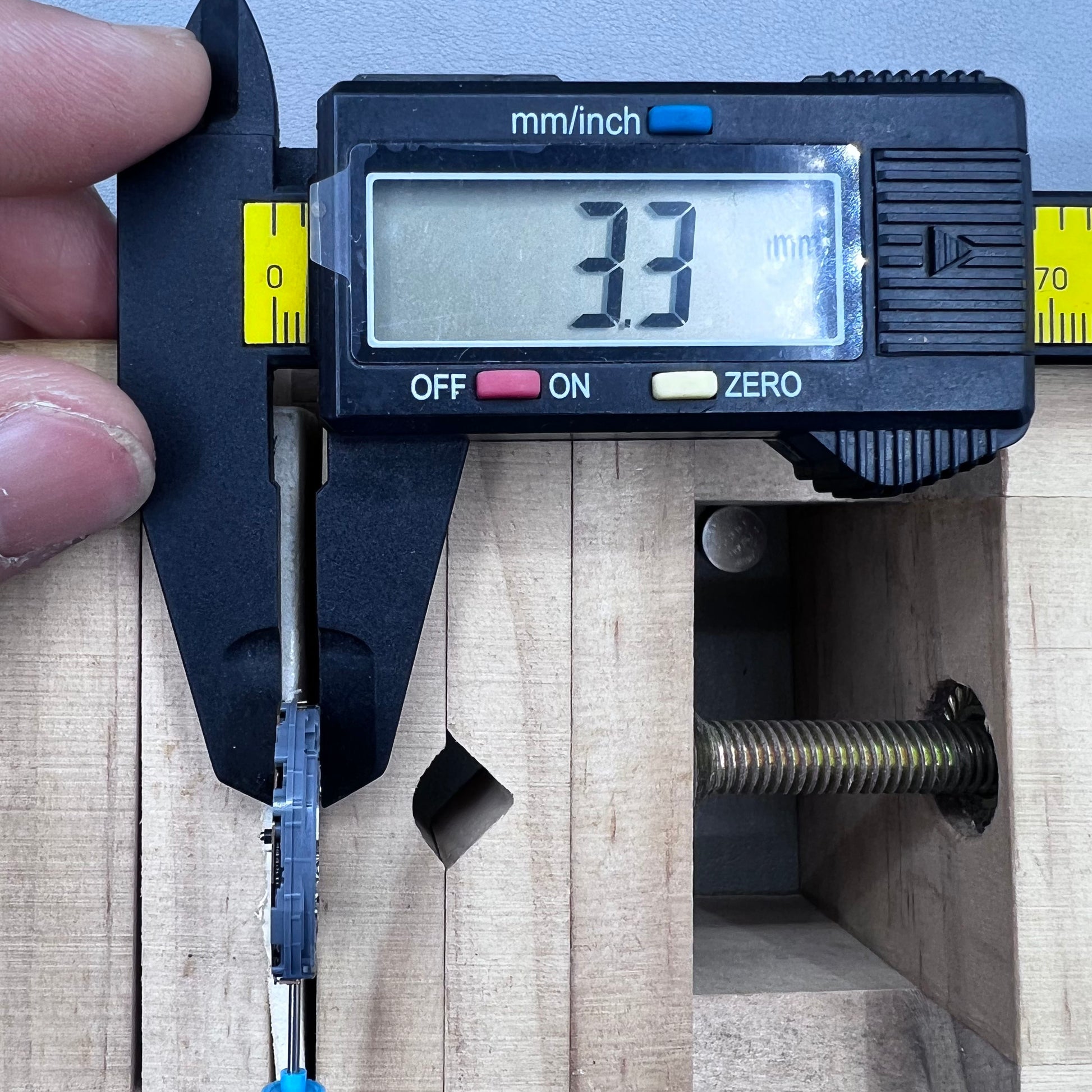 Japan Miyota 6P23 quartz watch movement with 5 hands, precise timekeeping for watch accessories.