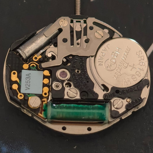 Seiko V253A quartz watch movement with 2 main hands and sub-second hand, vintage stock