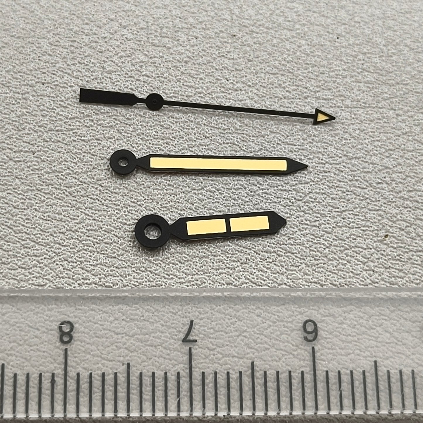 2 Sets Black Yellow Painted Arrow Shape Watch Hands Green Lume for NH35 NH36