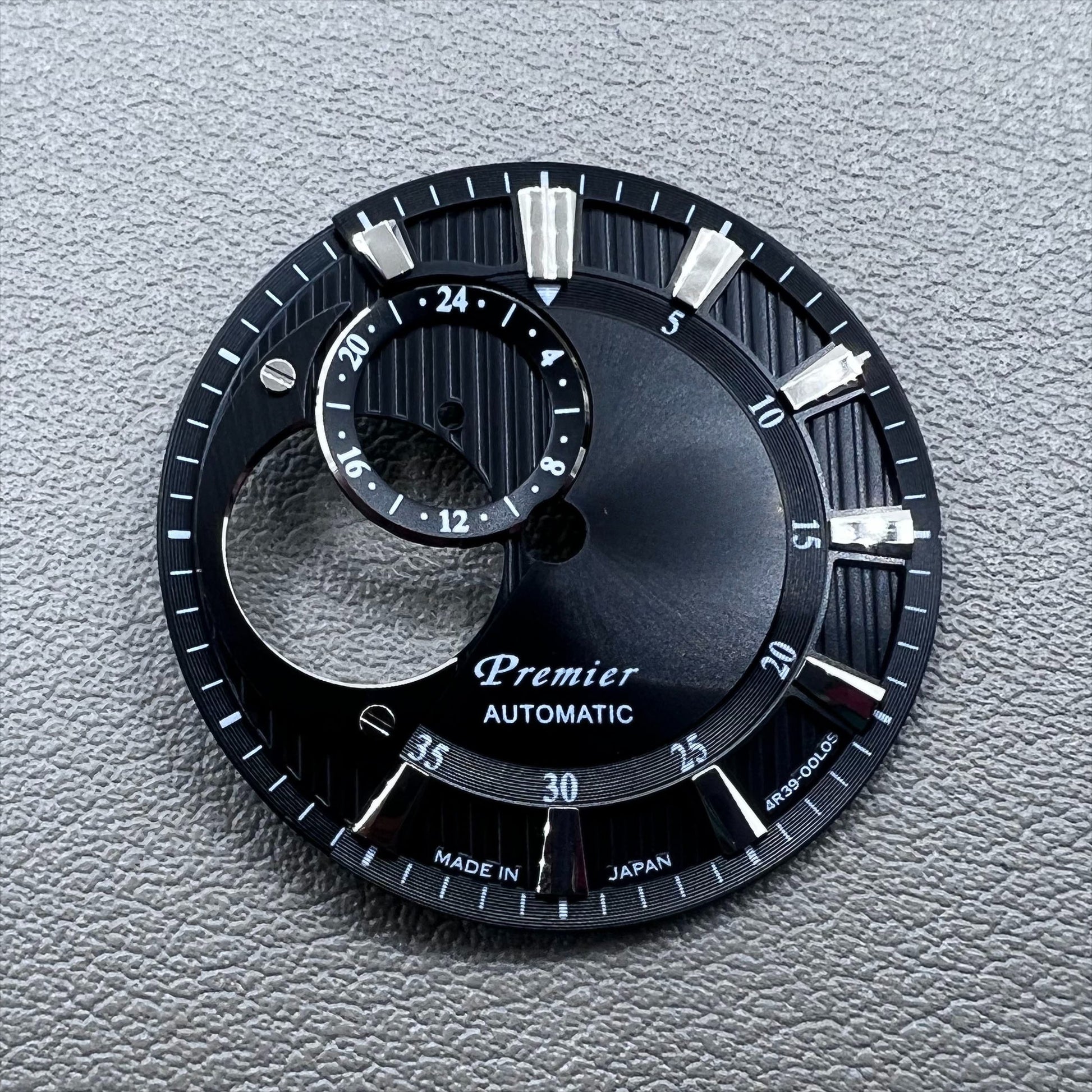No Lume black diving watch dial 28.5mm with silver font, hollow design for NH39 movement