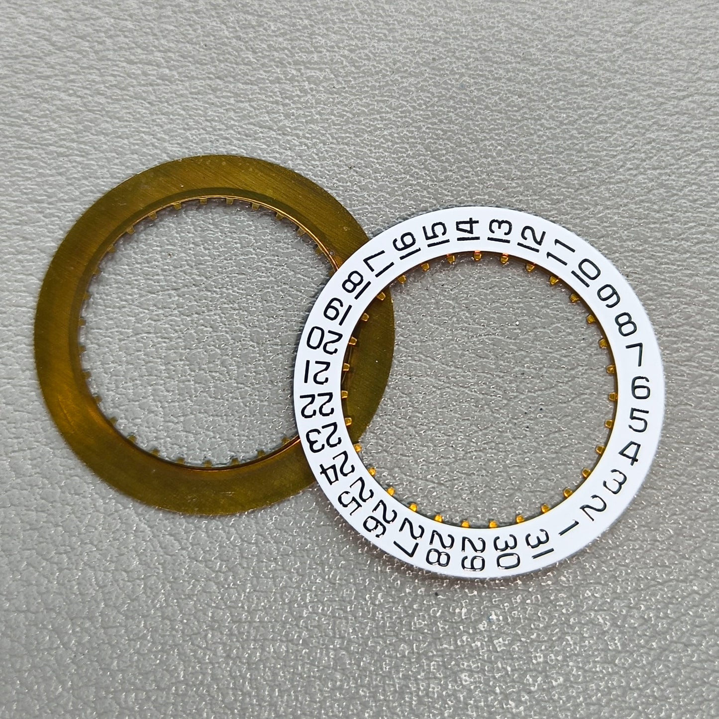 2 PIECES Black Font White Date Disk Wheel for Movement ETA2836 Date@3