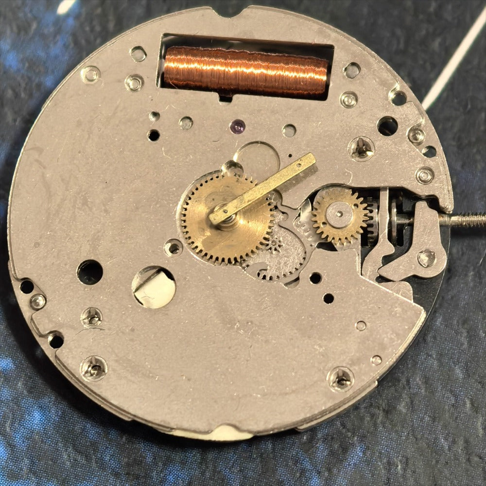 Swiss Made ISA1198 Quartz Movement 3 Hands Watch Part No Calendar Old STock