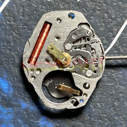 Swiss Made 910C quartz movement watch repair part for precise timekeeping in watch accessories.