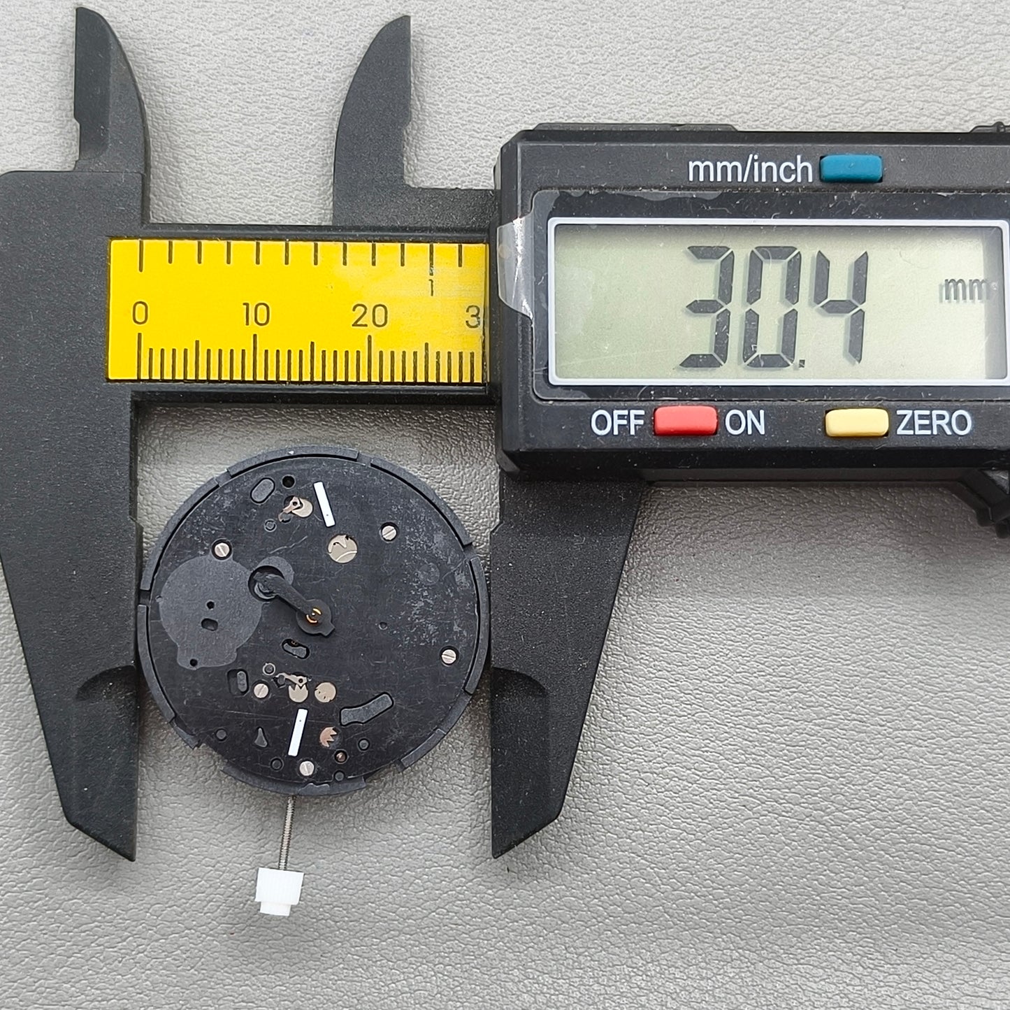Swiss ISA 9239 Quartz Movement Multifunctional 5 Hands Small Second@3/9