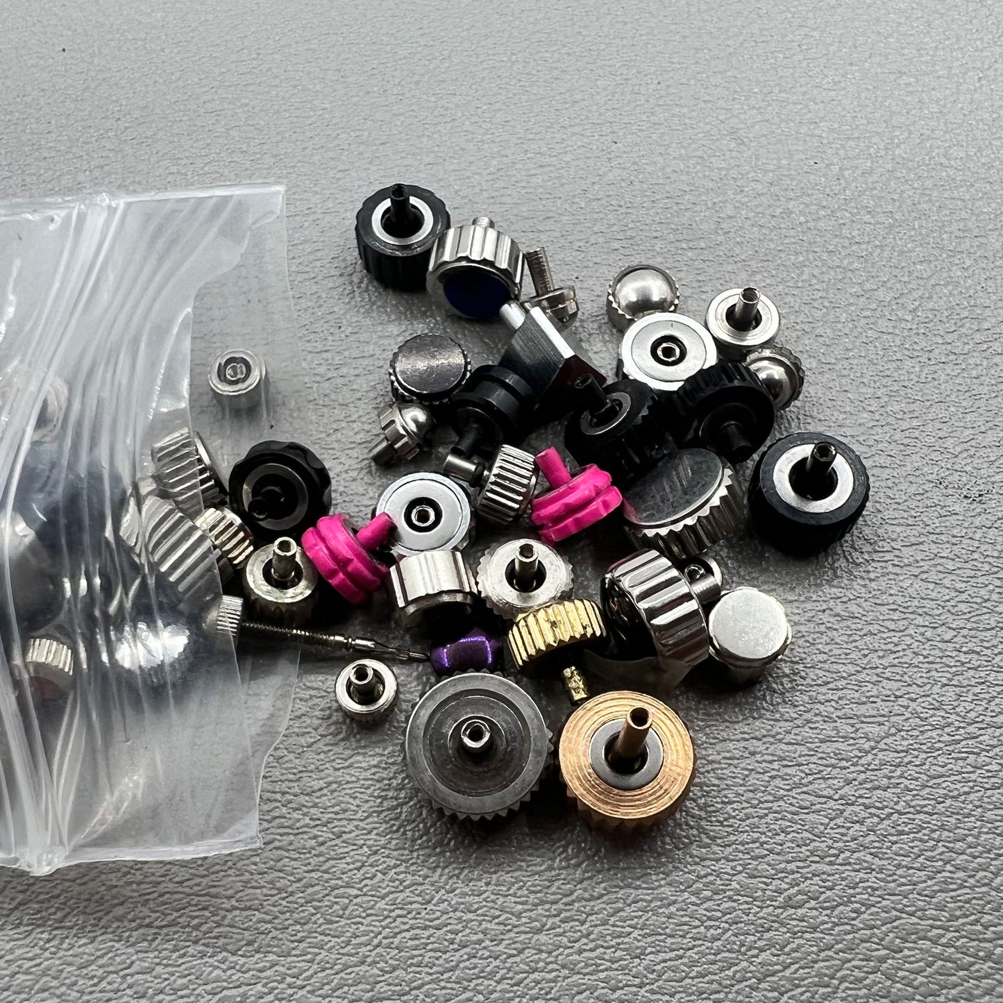 Assortment 100 PIECES/Pack Watch Crowns Multiple Sizes Mixed Packaging