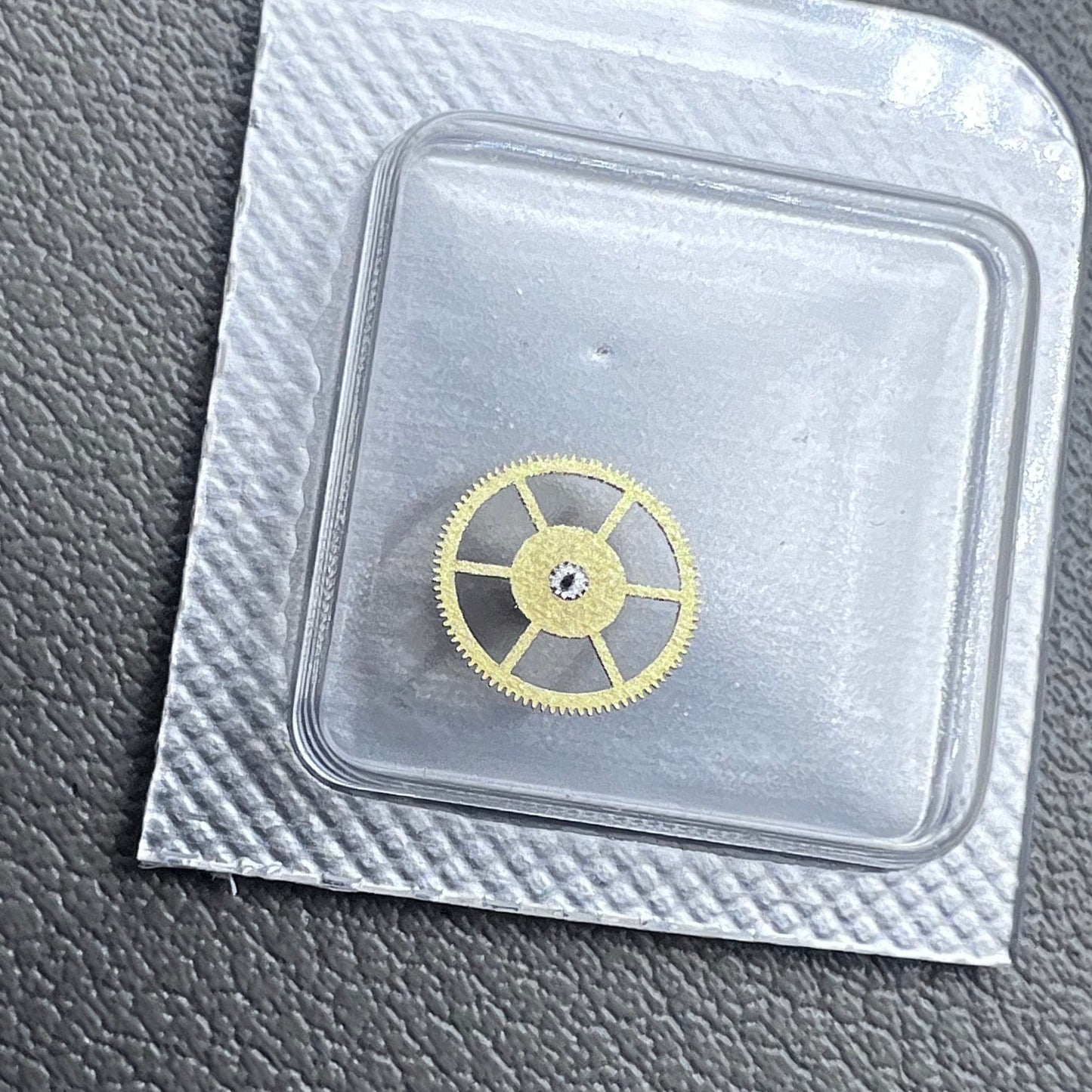 Set of 2 generic reversing third wheels for ETA, Seagull 2836/2834/2824 watch movements.