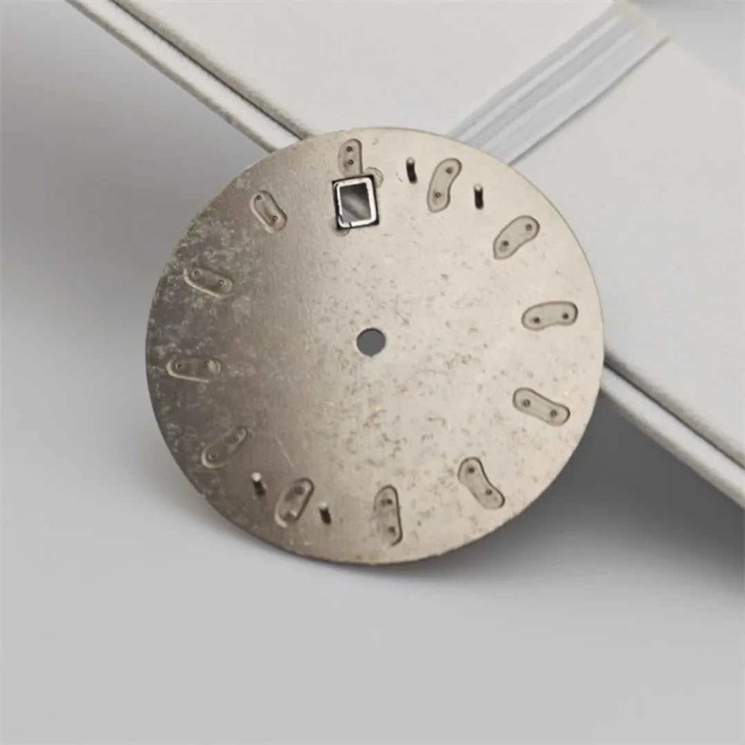 32.5mm Dial Vertical Line Texture Surface Single Calendar Date No Lume for NH35