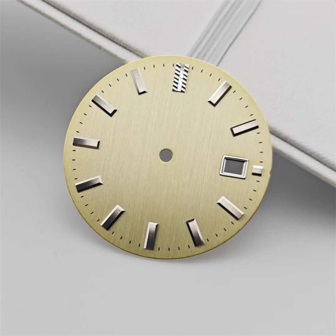 32.5mm Dial Vertical Line Texture Surface Single Calendar Date No Lume for NH35