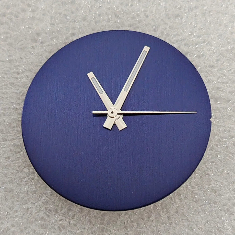 Solid Color No Date Vertical Striped Texture Watch dial with Hands for NH35/36