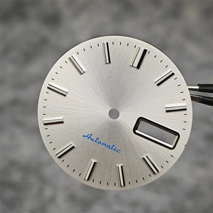 28.5mm Dial Green Luminous Watch Dial with Dual Calendar Window NH36A / 4R36
