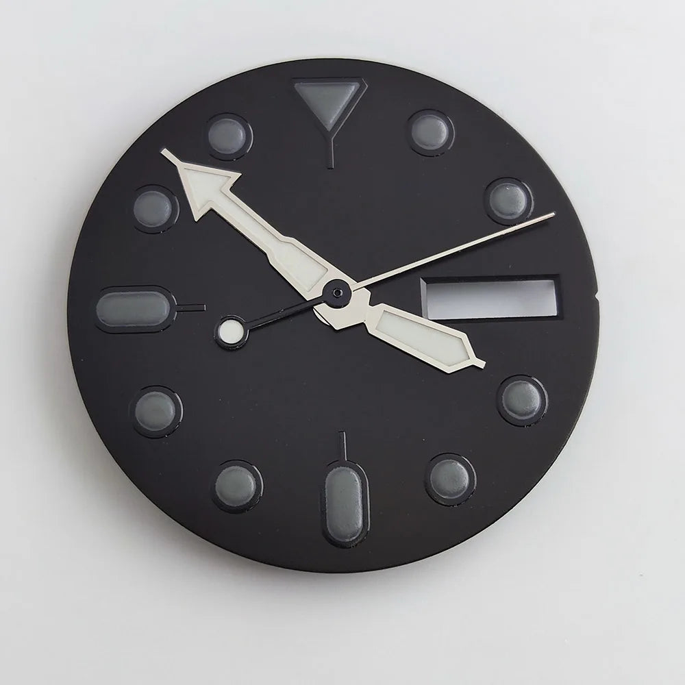Plane sapphire glass watch case with ceramic bezel, stainless steel, fits NH35/NH36 movement, waterproof design.