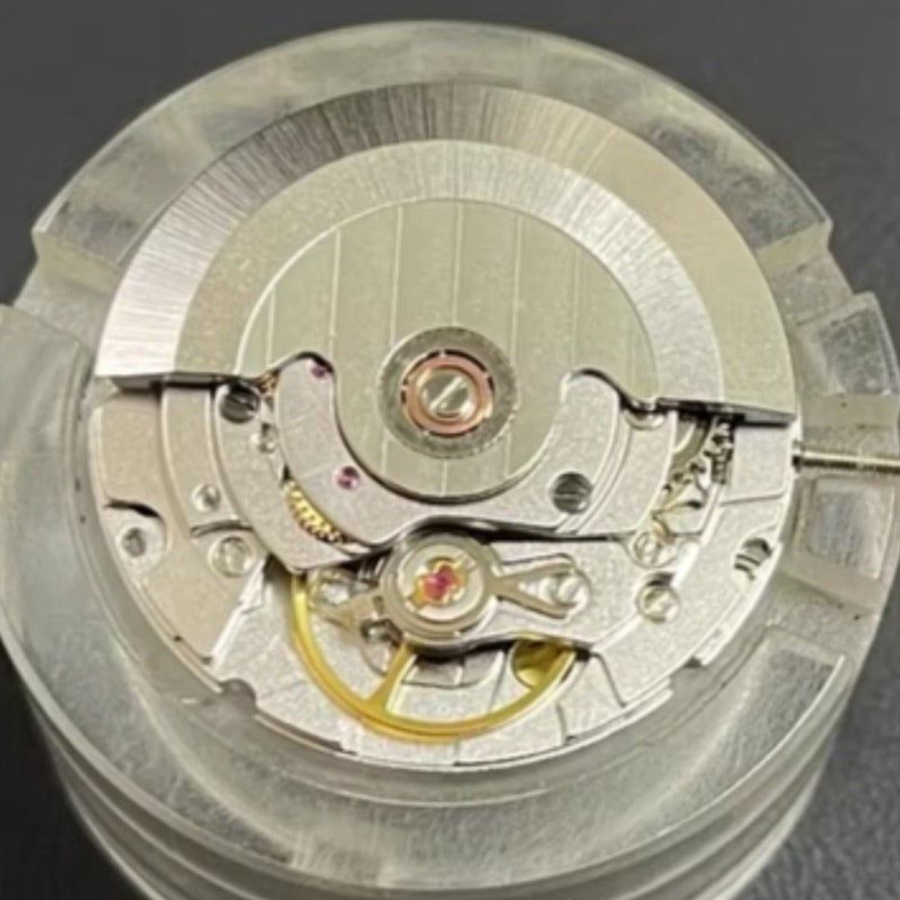 Asian 7750 automatic chronograph movement with day date at 3, precise ETA 7750 design for watch accessories.