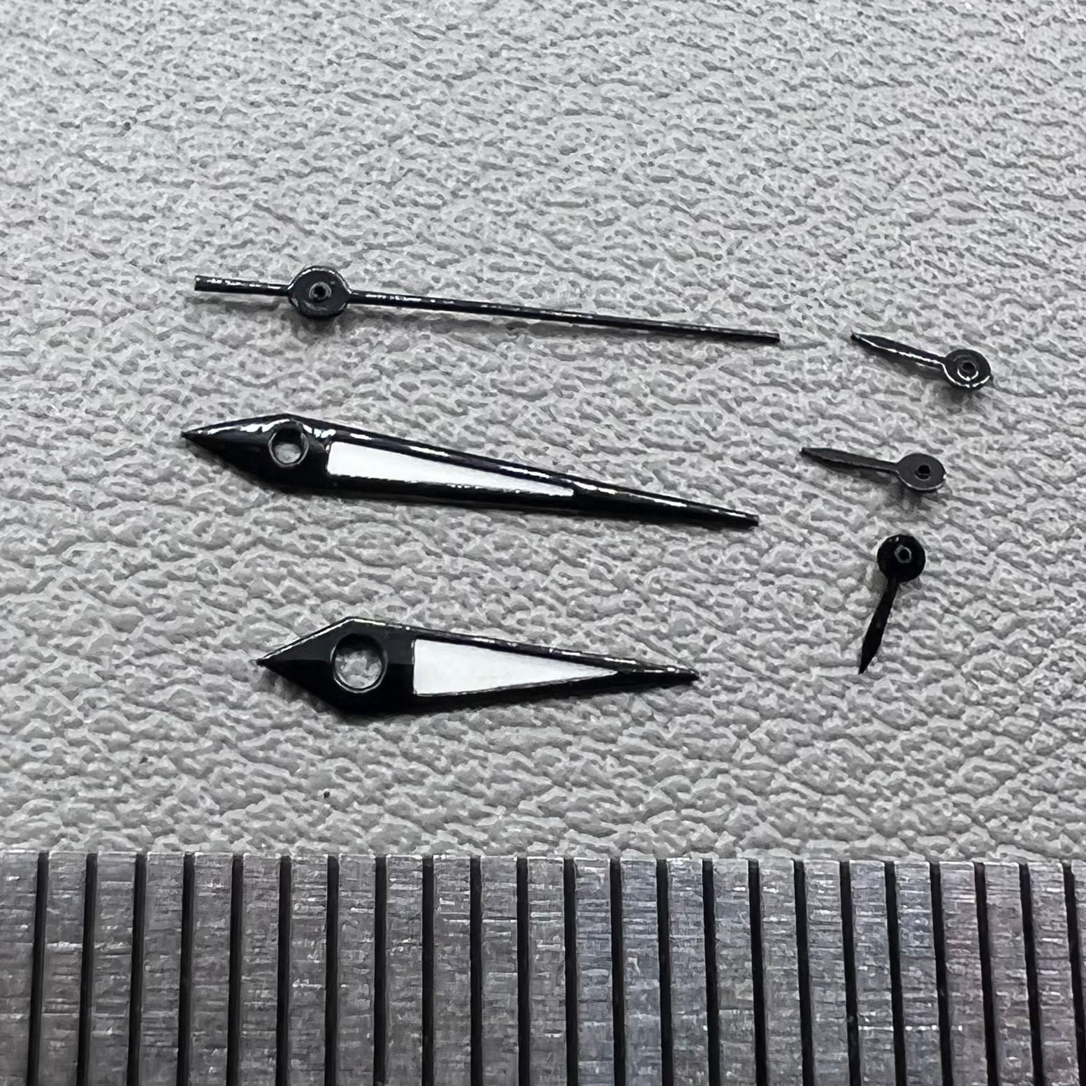 Black arrow-shaped watch hands set with trim detail for Epson VX3J VX9J VX7J VX3N VX9N VX42