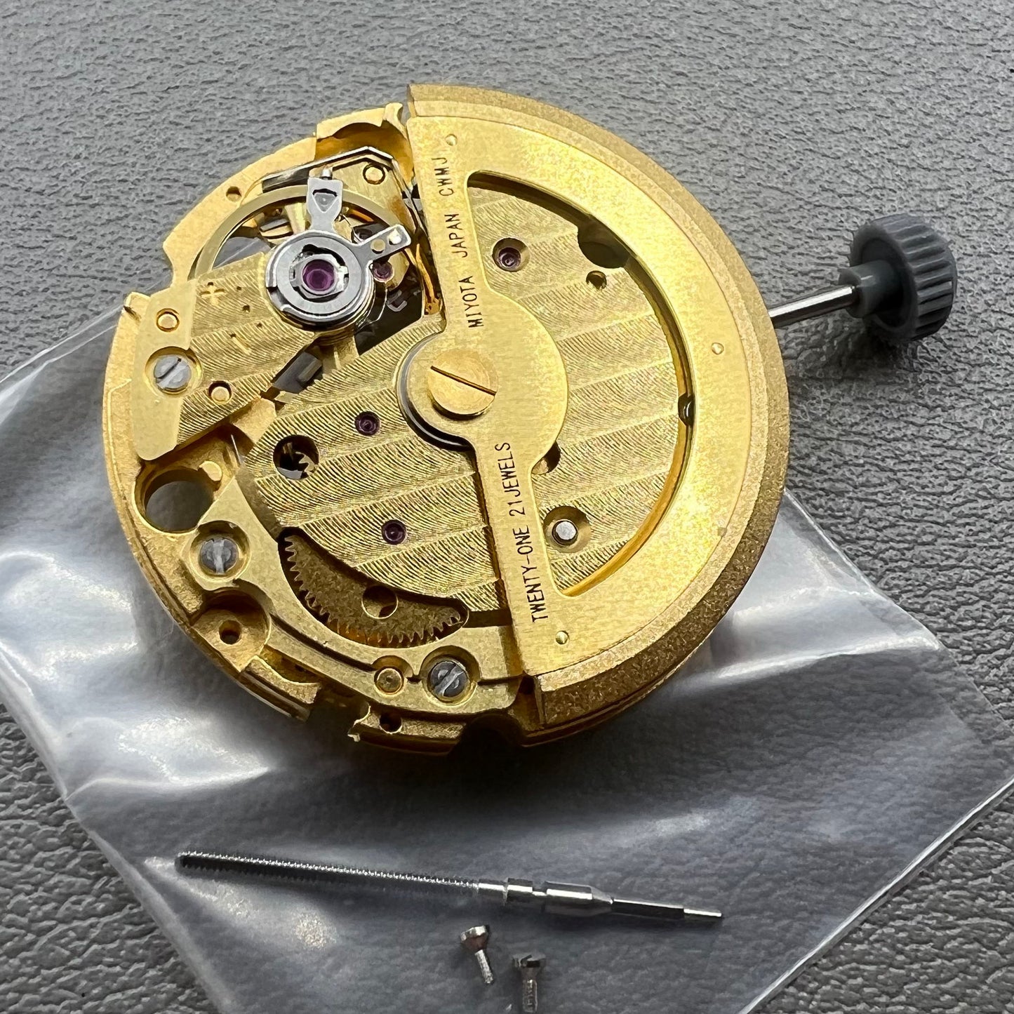 Golden plated Japan Miyota 82S7 automatic mechanical watch movement for precise timekeeping.