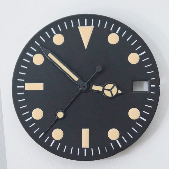 Vintage with Calendar Green Lume Black Trim Hands Watch Dial for Movement NH34 NH35